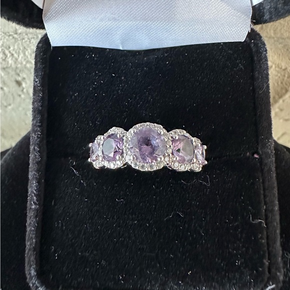 Tanzanite With CZ Surrounding Stones. Set in Sterling Silver. Ring Size 7. - Picture 2 of 7